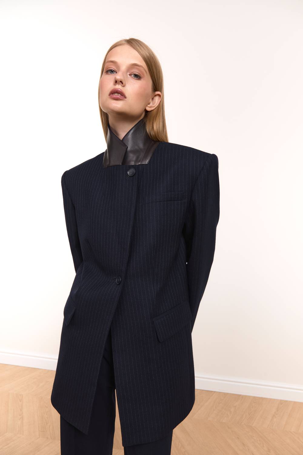 Leather-Collar Blazer3