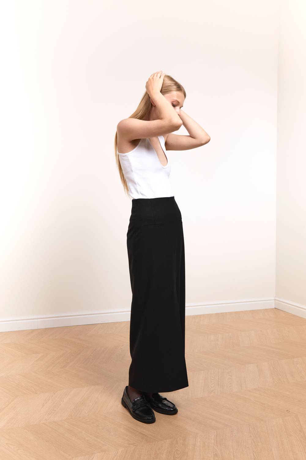 Pocket Midi Skirt in Black8
