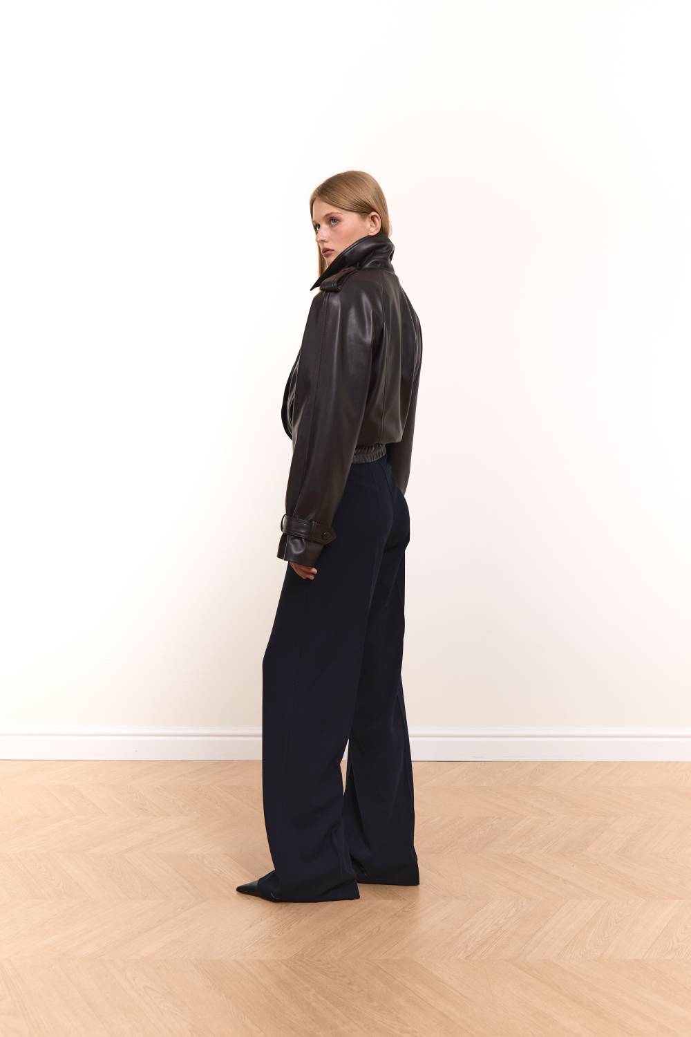Straight-Leg Trousers in dark navy5