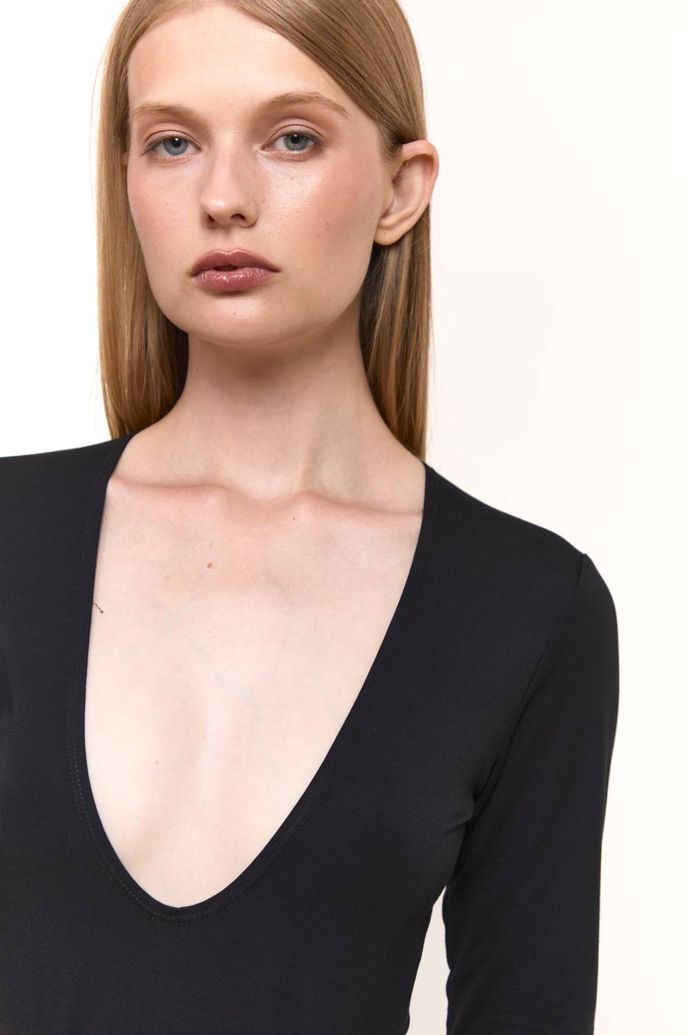 High-Cut Bodysuit in Black3