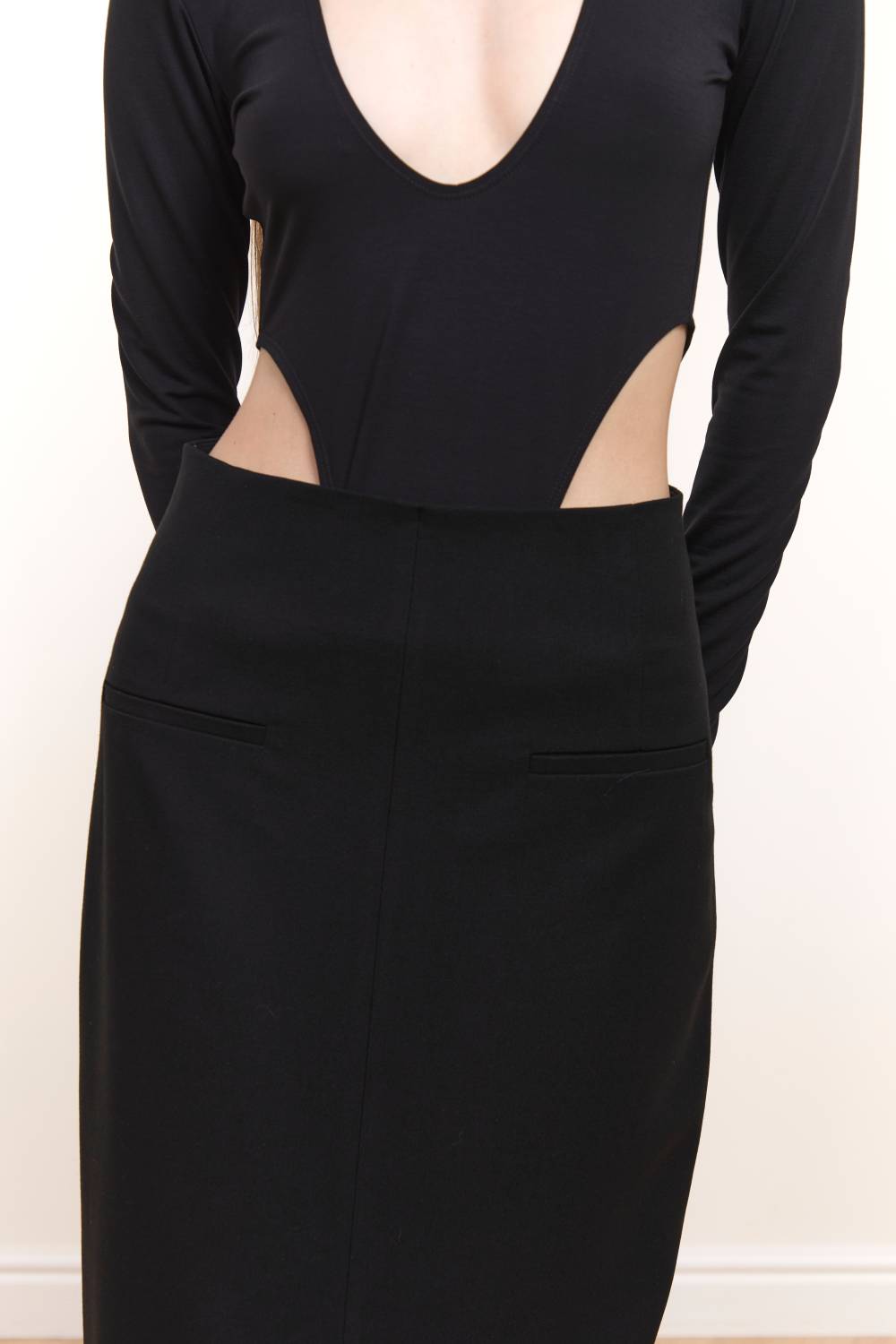 Pocket Midi Skirt in Black 1