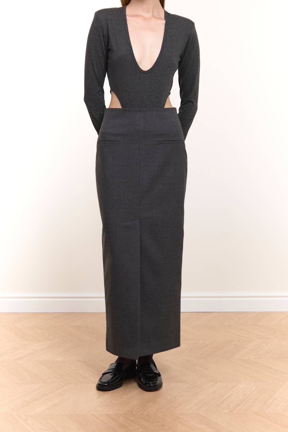 Pocket Midi Skirt in Graphite 1