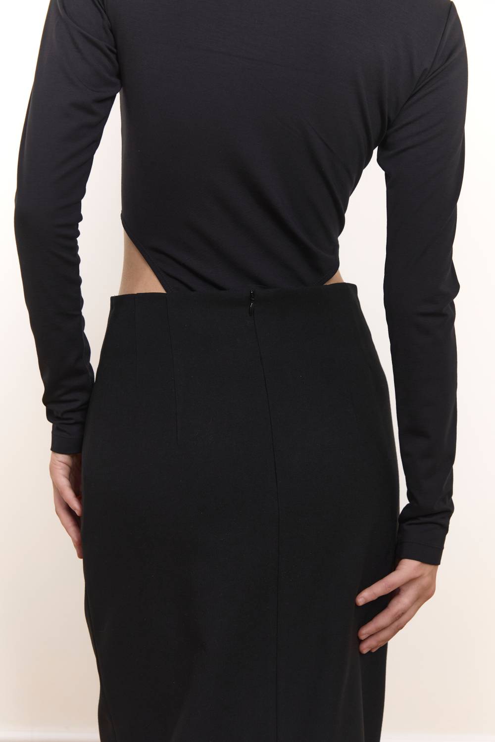 Pocket Midi Skirt in Black14