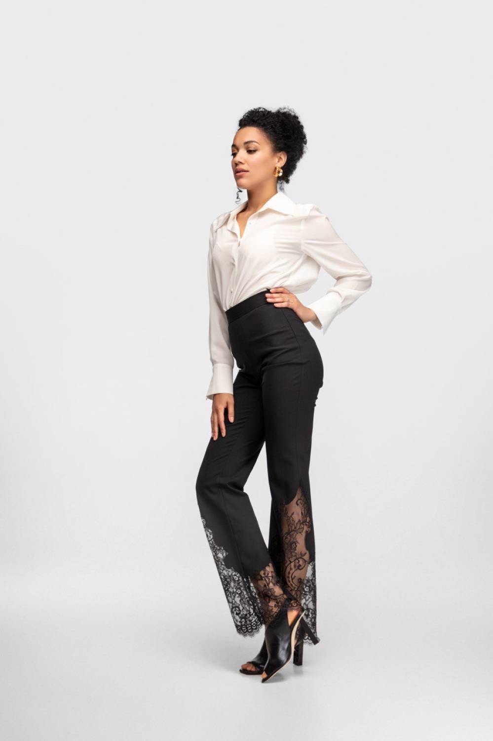 Trousers with lace inserts2