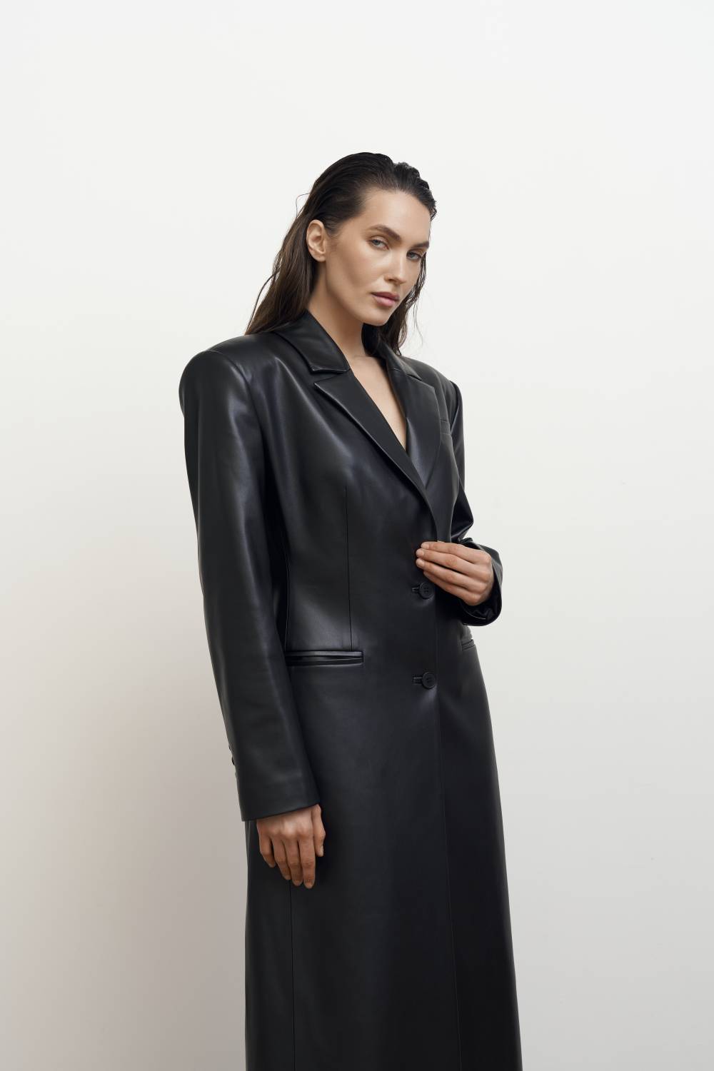 Fitted ecoleather coat3