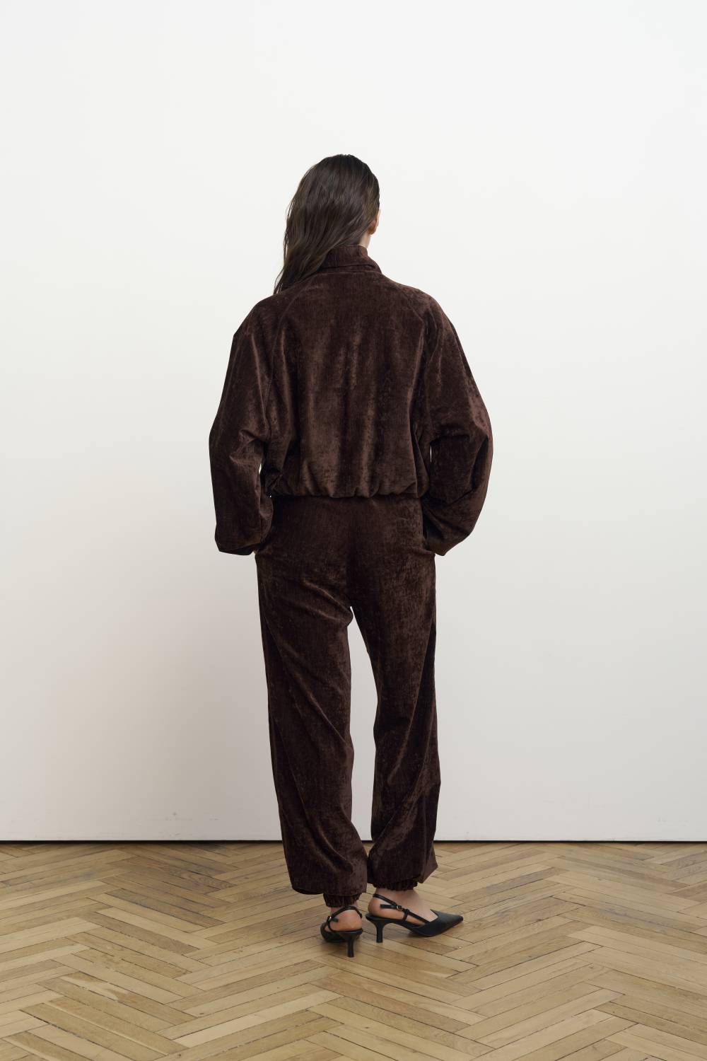 Velvet elastic-waist trousers5