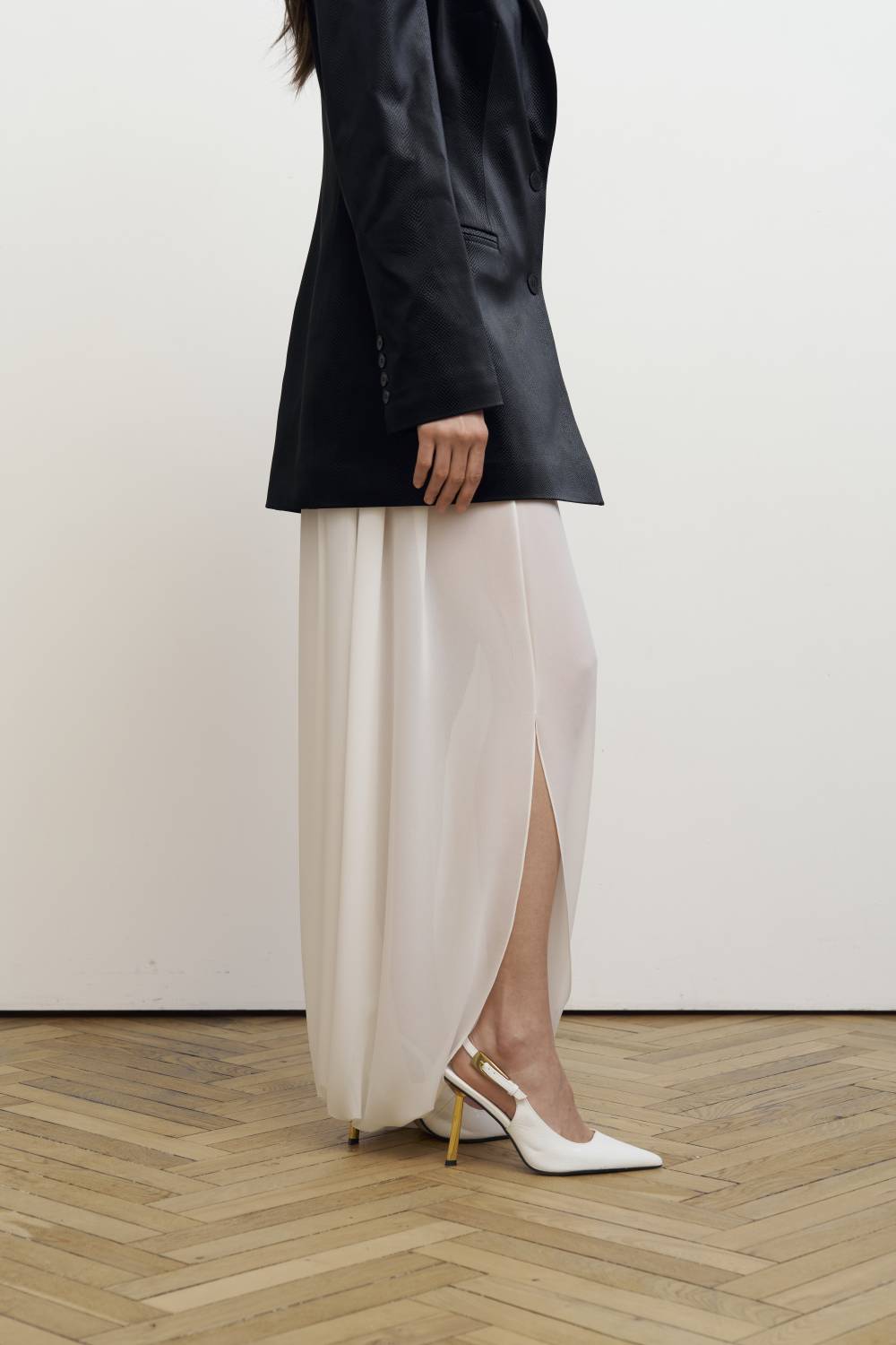 Milk balloon skirt with draping3
