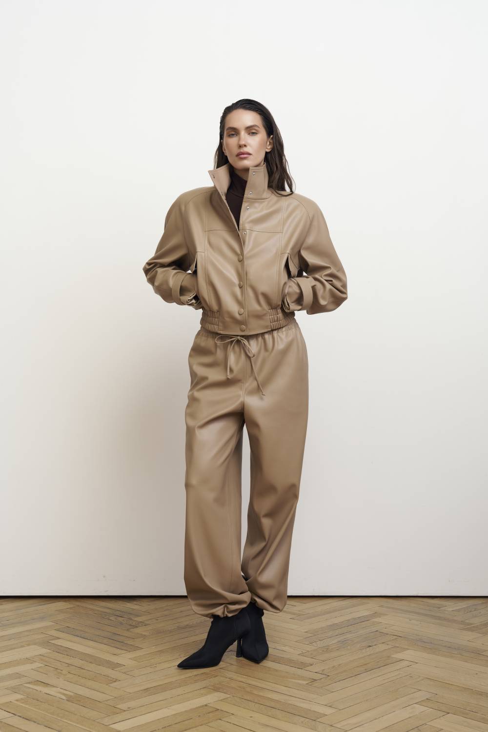 Beige ecoleather elastic-waist trousers2