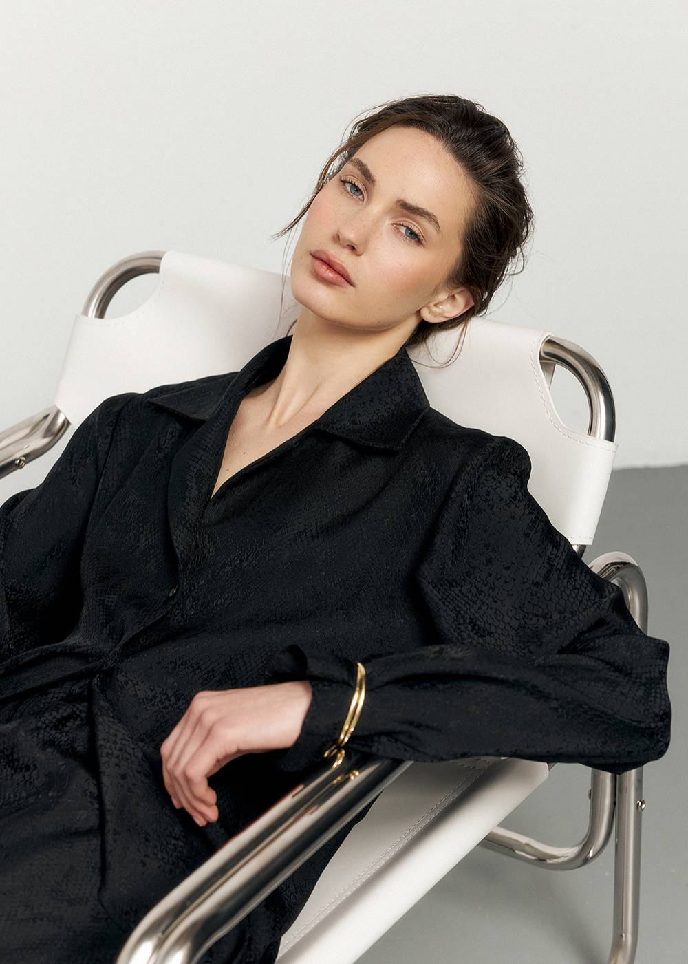 BLACK SHIRT WITH ANIMAL REPTILES PRINT3