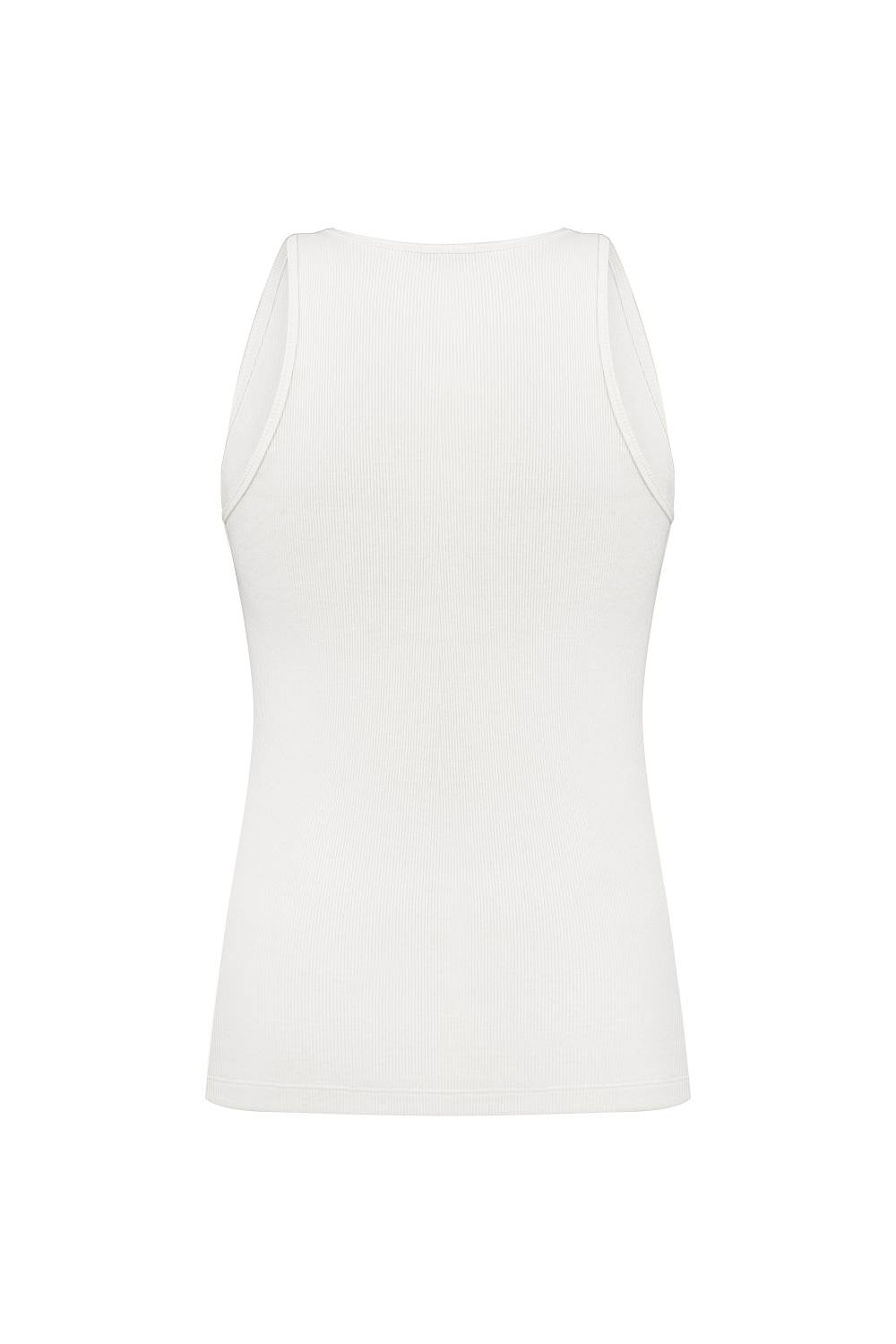 White tank top 1