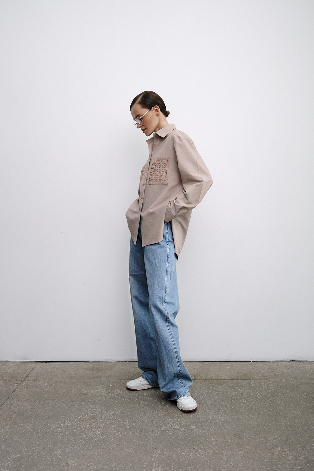 Beige shirt with knitted pockets2