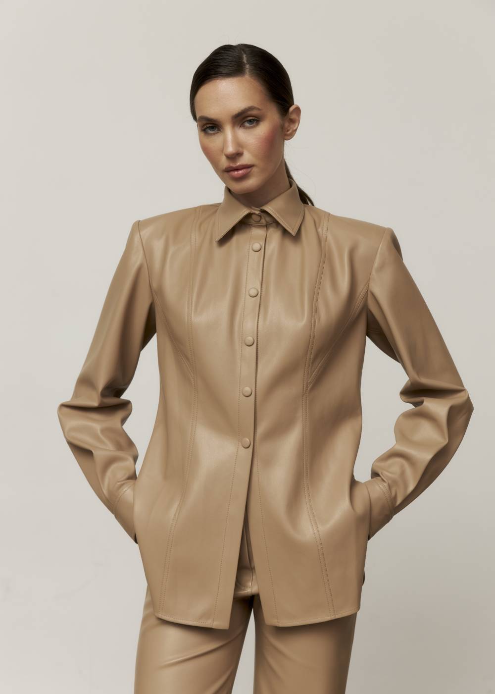 BEIGE SHIRT MADE OF ECO LEATHER WITH A SLIM FIT 1