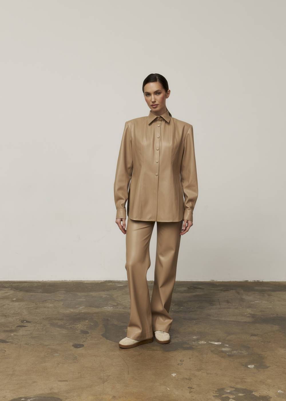 BEIGE STRAIGHT-CUT FAUX LEATHER PANTS 1