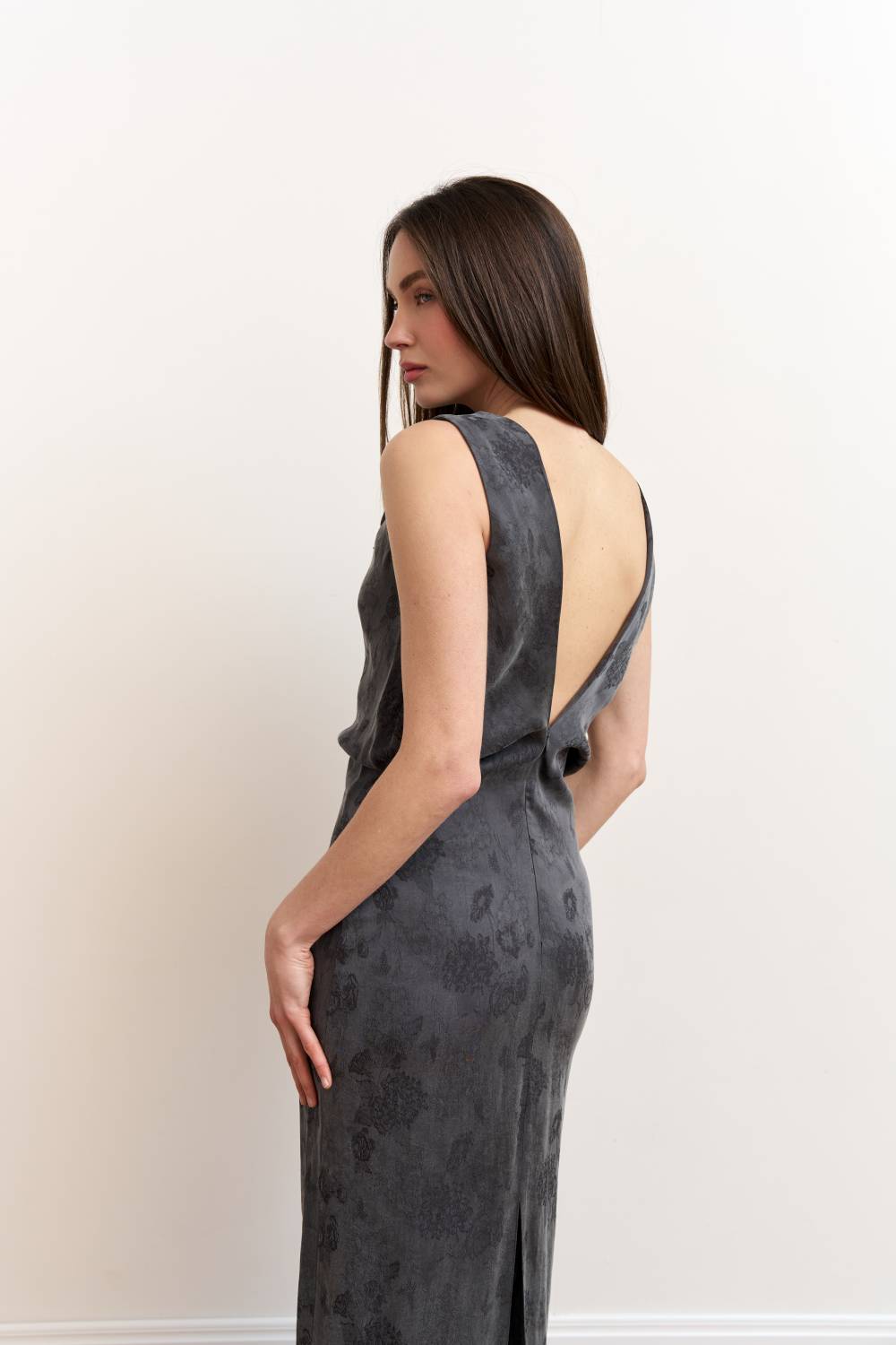 Fitted midi dress in graphite3