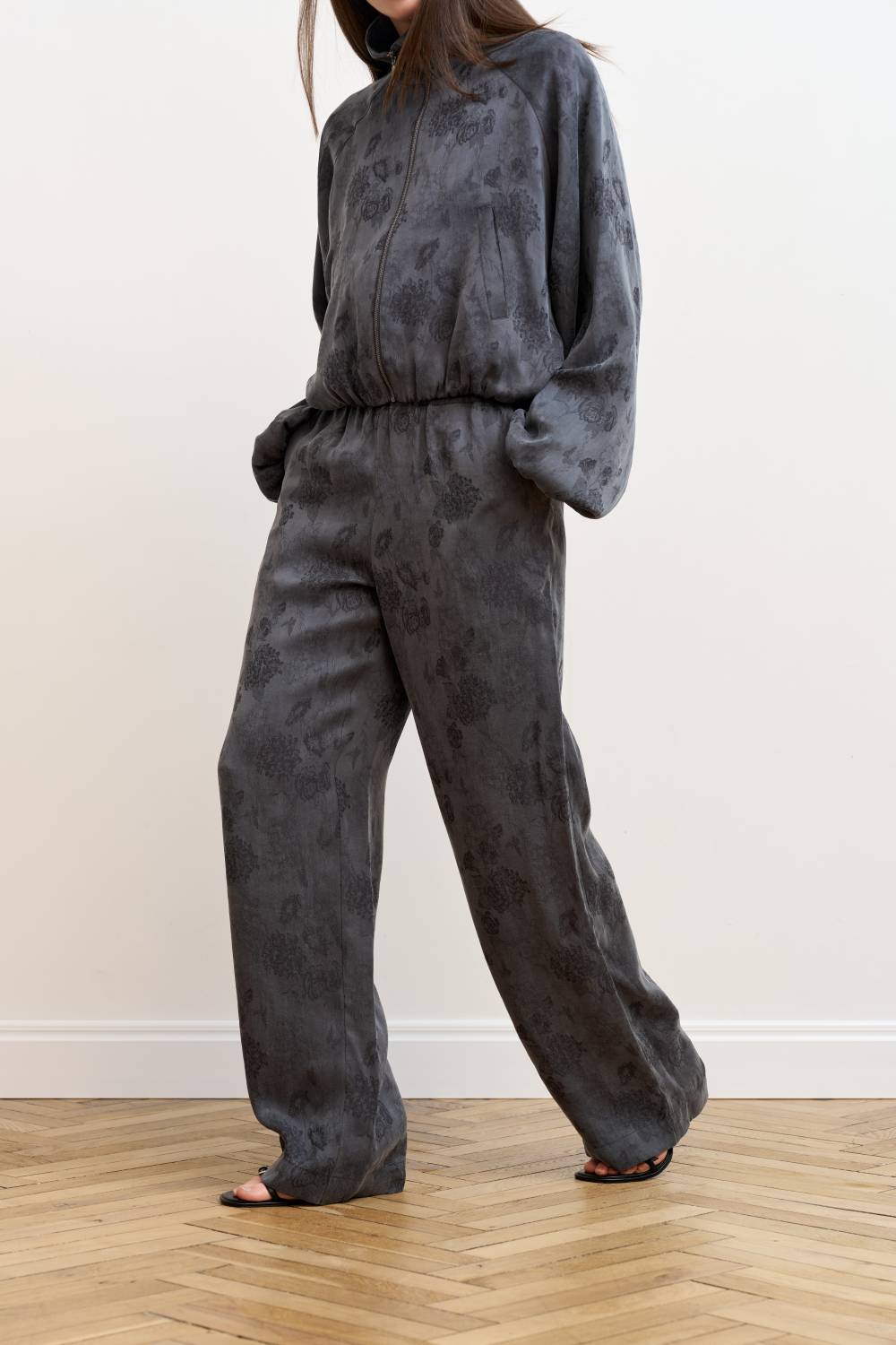 Graphite straight-leg elastic waist trousers4
