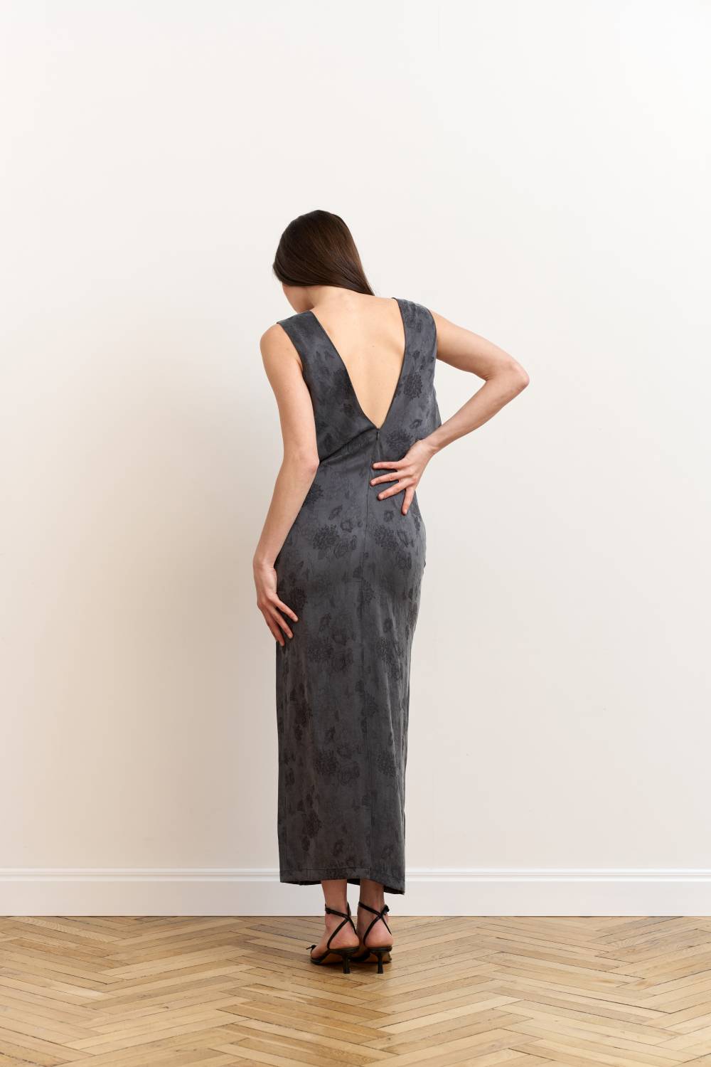 Fitted midi dress in graphite5