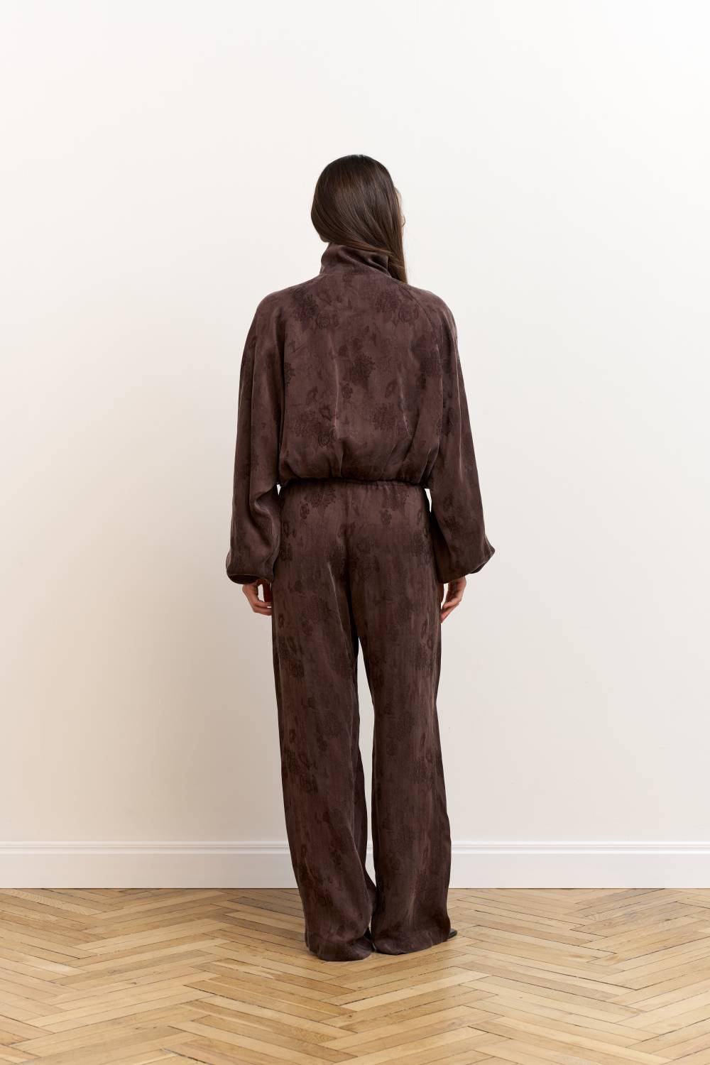 Brown straight-leg elastic waist trousers4