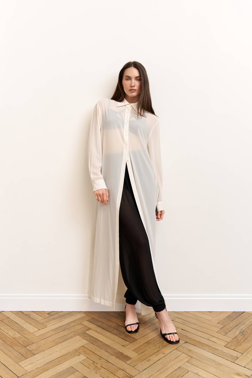 Chiffon trousers with an elastic waistband10
