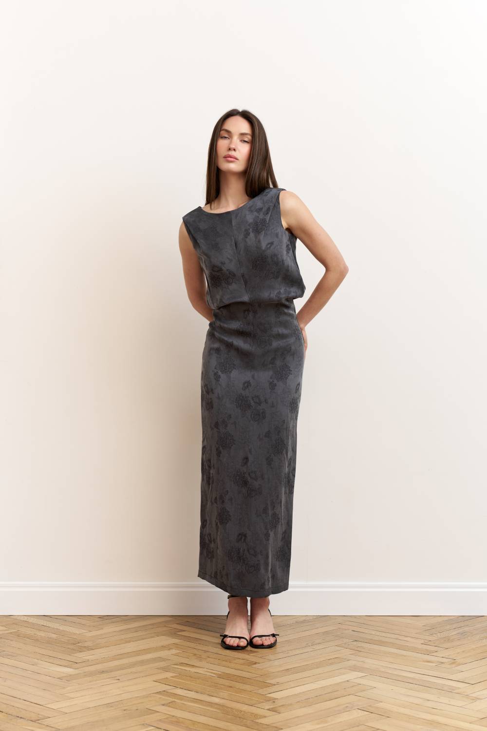 Fitted midi dress in graphite6