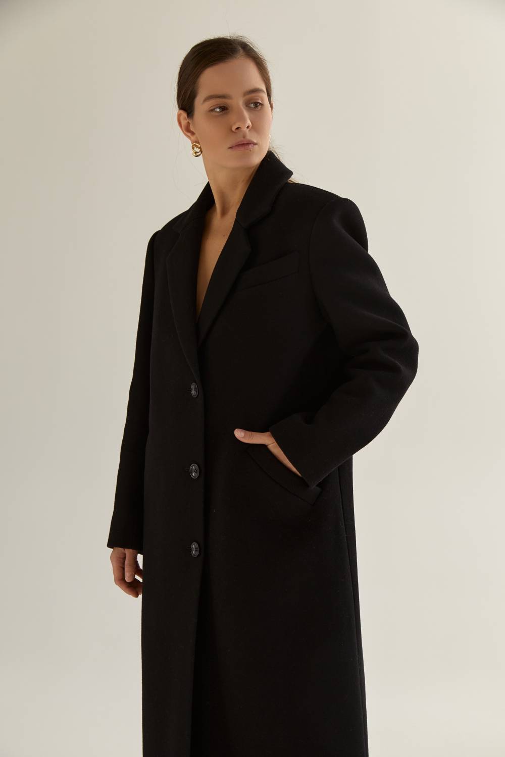 Black single-breasted coat4