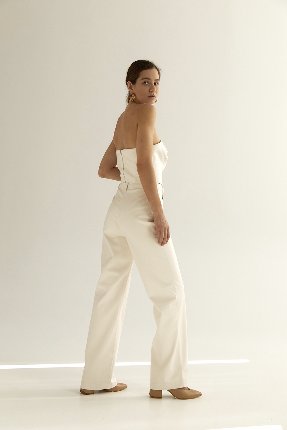 Milky straight-cut trousers5