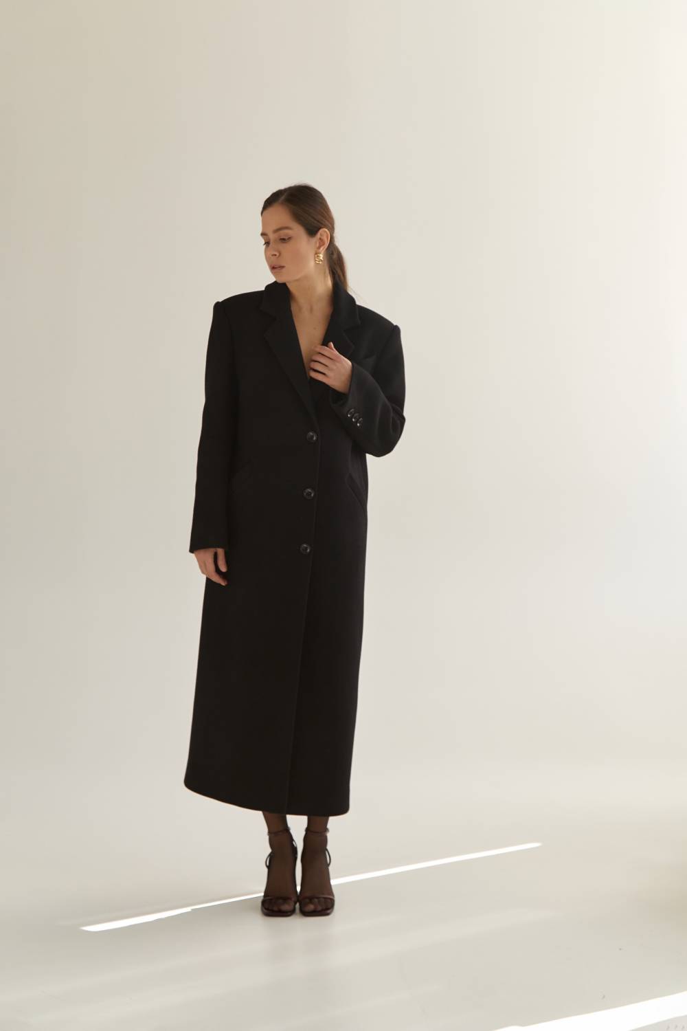 Black single-breasted coat 1
