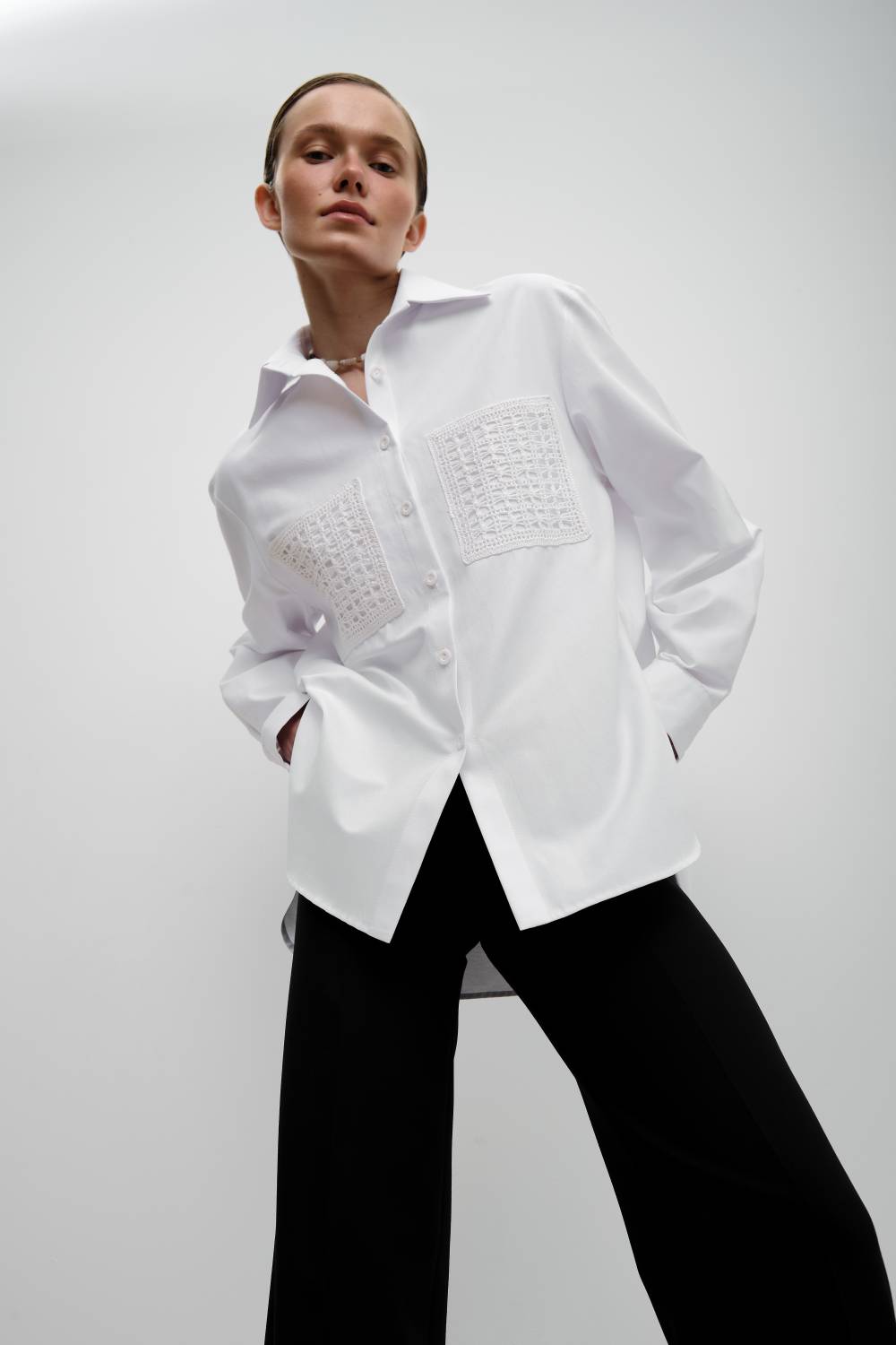 White shirt with knitted pockets3