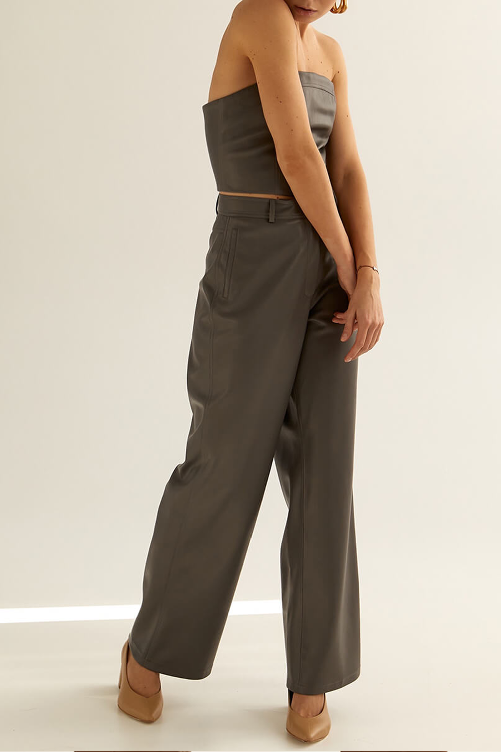 Gray straight-cut trousers 1