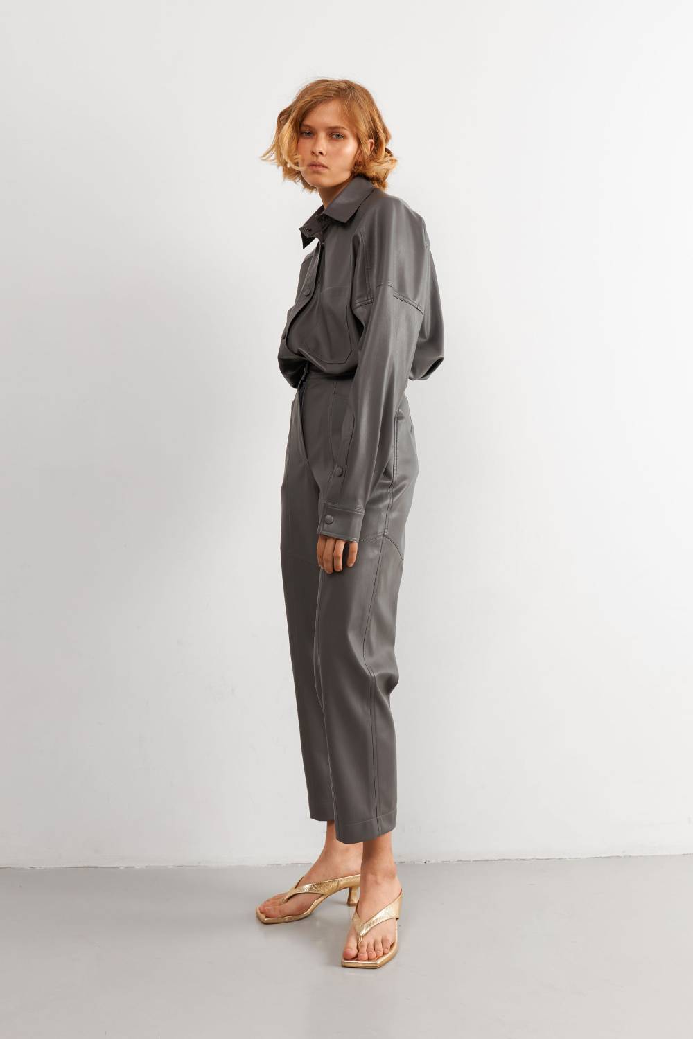 Gray banana trousers 3