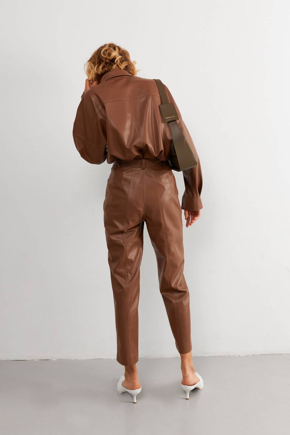 Brown banana trousers 4
