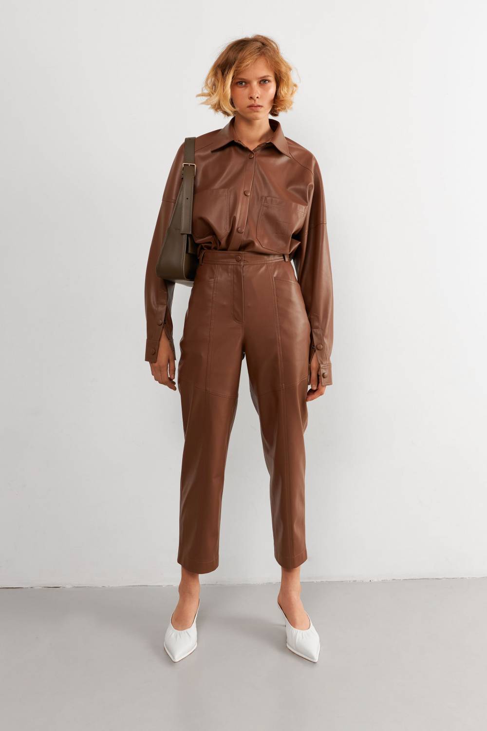 Brown banana trousers 3