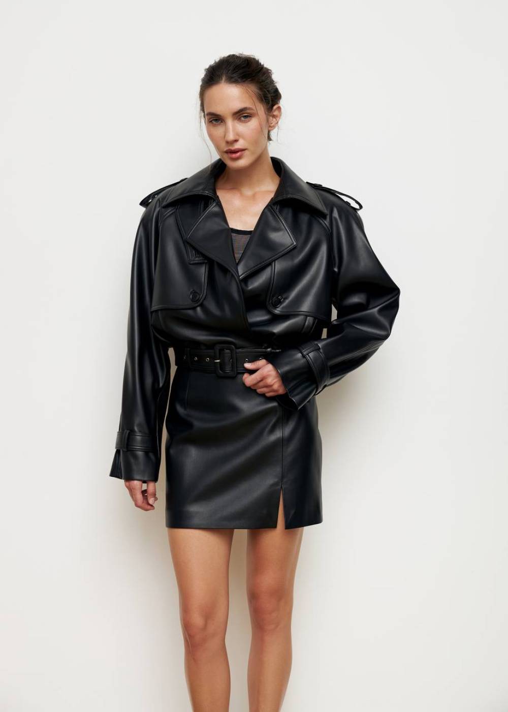 BLACK SHORTED COAT3