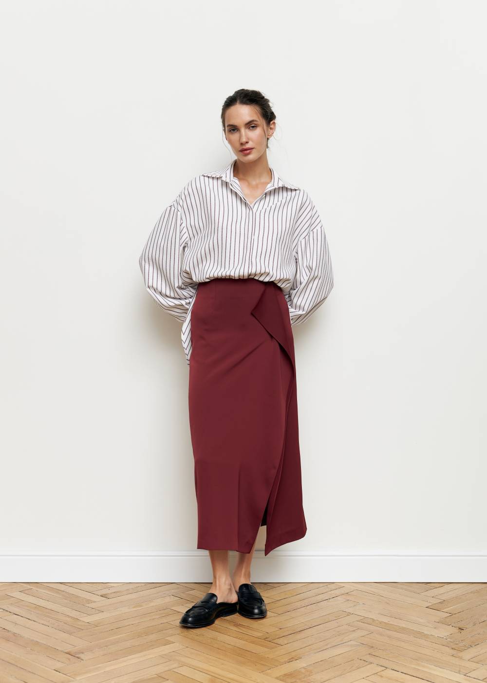 BURGUNDY CUT MIDI SKIRT5