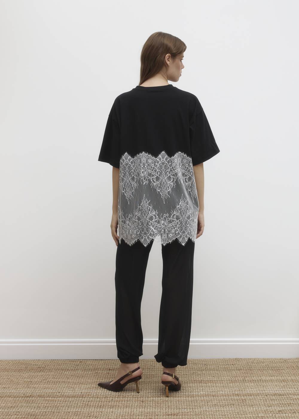 T-shirt with lace inserts3