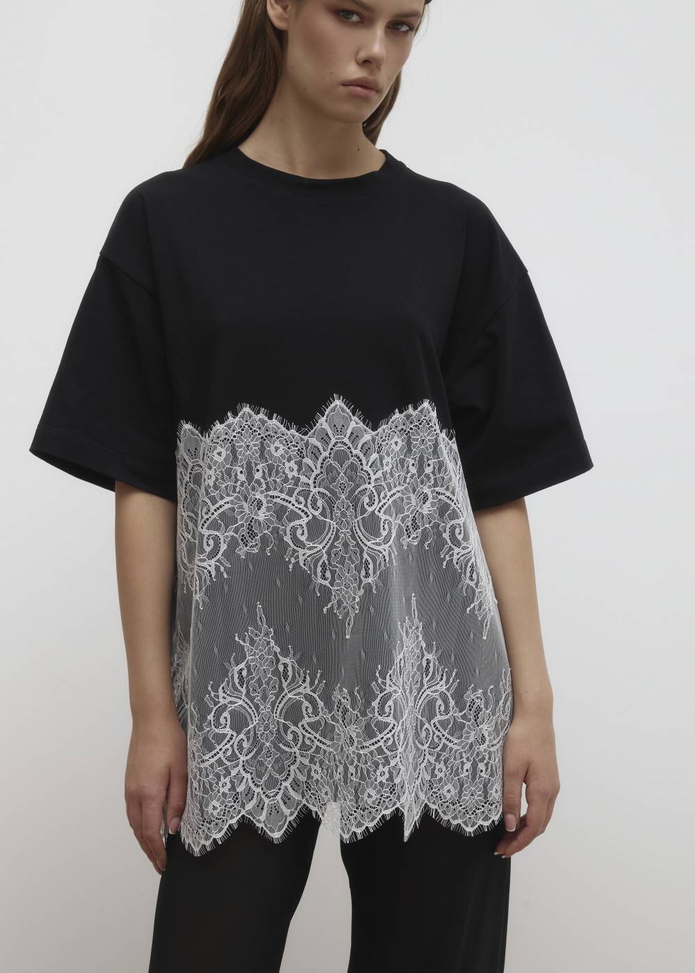 T-shirt with lace inserts2